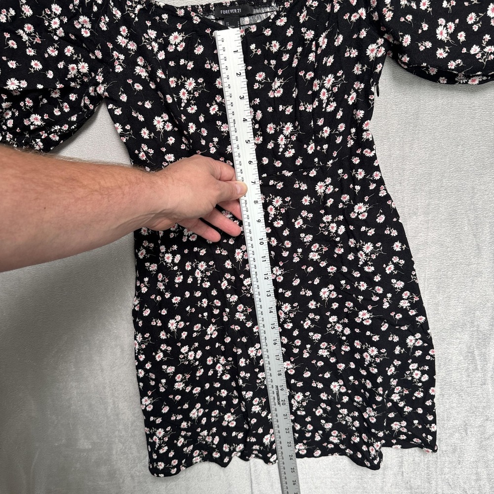 Forever 21 Dress Womens Small Black Floral Smocked Puff Sleeve Mini Fit Flare - Picture 2 of 6